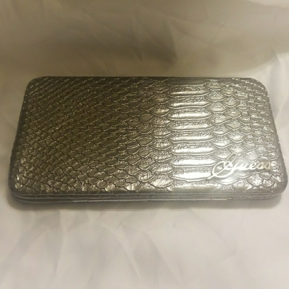Guess Wallet